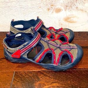 MAP Boys Splash Safe Closed Toe Sandals Size 4
